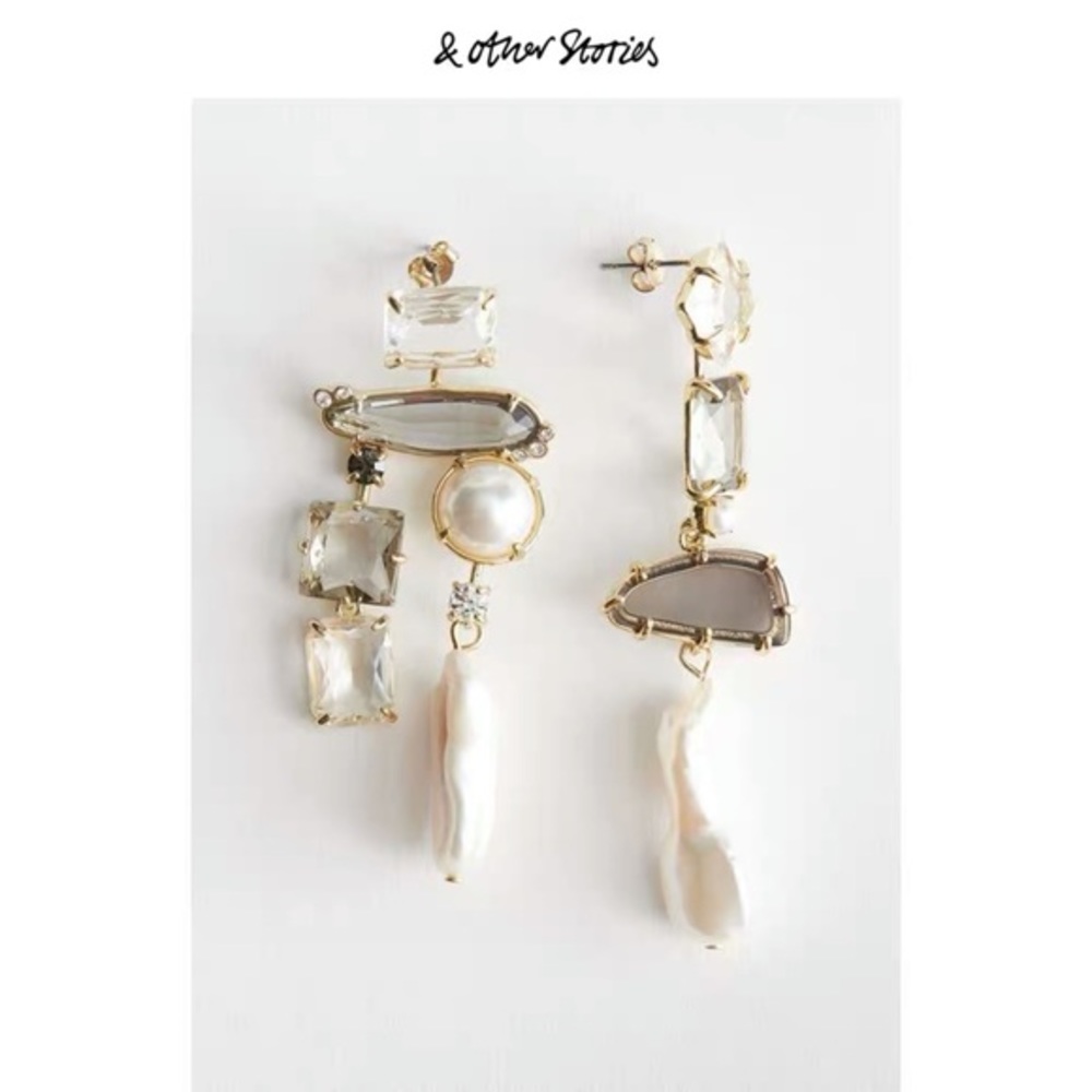 & Other Stories Pearl Earrings✨ - Picture 3 of 3